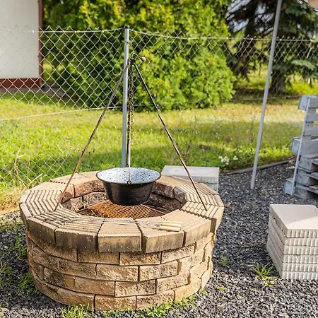 Almavirag Pihenohaz By Bltn *