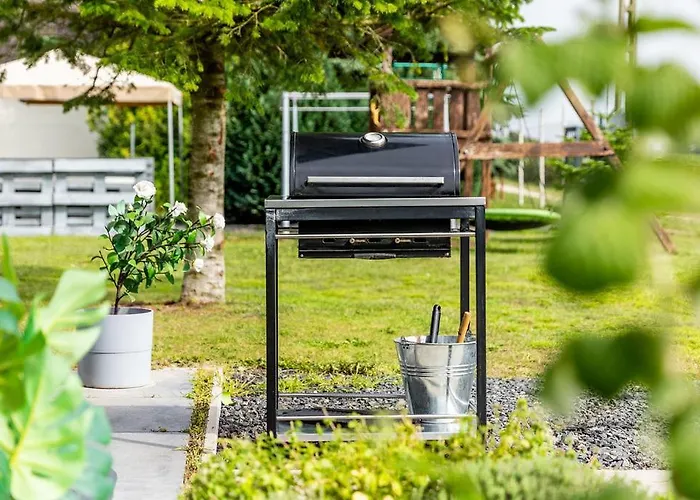 Almavirag Pihenohaz By Bltn シオーフォク