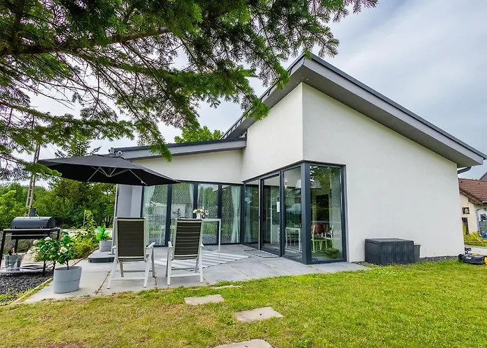 Almavirag Pihenohaz By Bltn Lejlighed Siófok